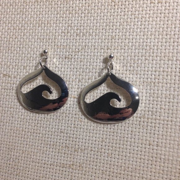 Silver Wave Handmade Earrings - Picture 4 of 8